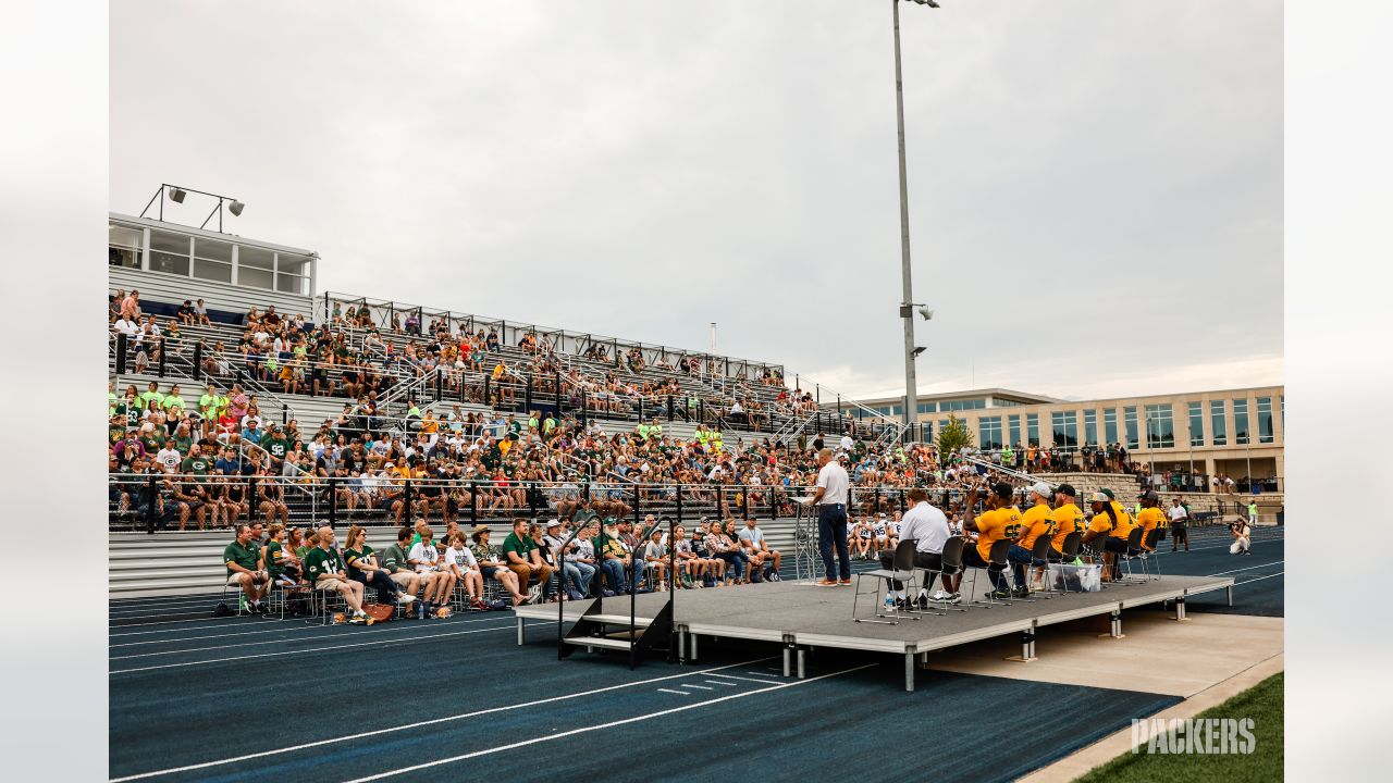 Green Bay Packers on X: The #PackersRoadTrip rolled into Hudson High  School to show support at their athletic fundraiser. 