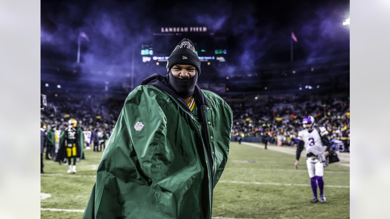 Packers Rout Vikings 37-10 in Cold to Take NFC's No. 1 Seed - Bloomberg