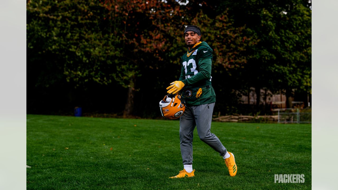 Plane to practice: Packers' whirlwind first day in London