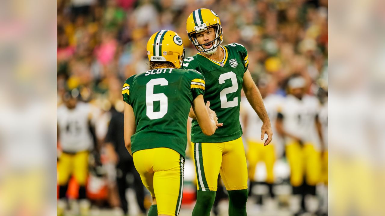 East Rutherford, New Jersey, USA. 23rd Dec, 2018. Green Bay Packers  quarterback Aaron Rodgers (12) celebrates with wide receiver Jake Kumerow  (16) after scoring a touchdown during a NFL game between the