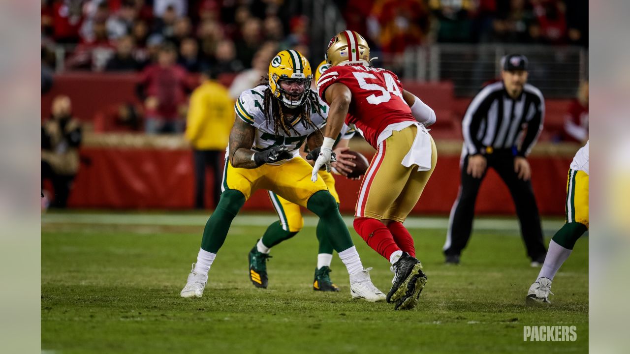 Packers rusher Za'Darius Smith flashes 'Snubbed' T-shirt after sack