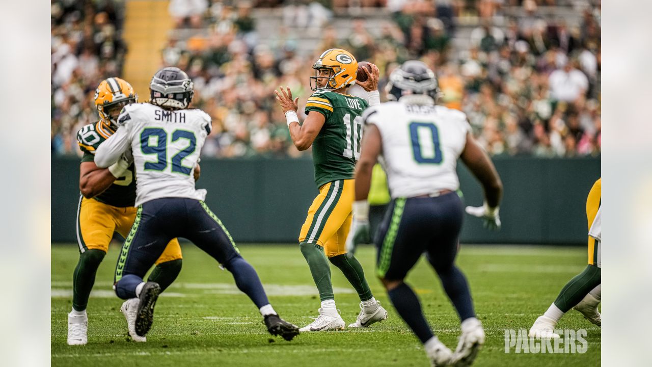 Packers' Anders Carlson Delivers Game-Winning Kick Against Saints