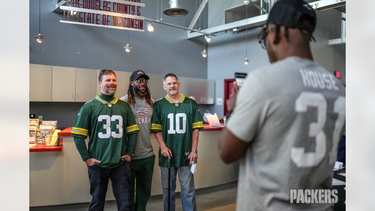 Green Bay Packers 2019 Tailgate Tour visits with Soldiers at Fort McCoy, Article