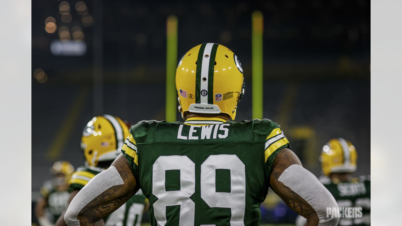 Packers keeping TE Marcedes Lewis, DE Tyler Lancaster