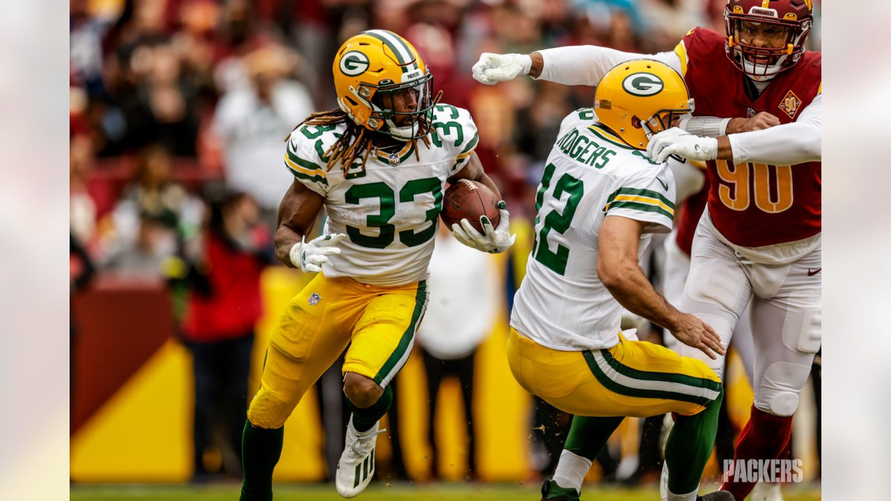 The last play of Packers-Commanders summed up a stinky NFL Sunday