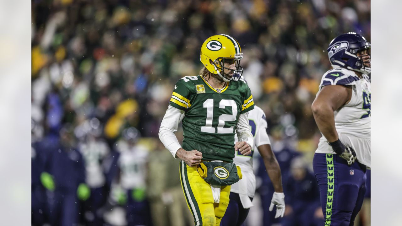 Aaron Rodgers returns, Packers grind out 17-0 win over Seattle