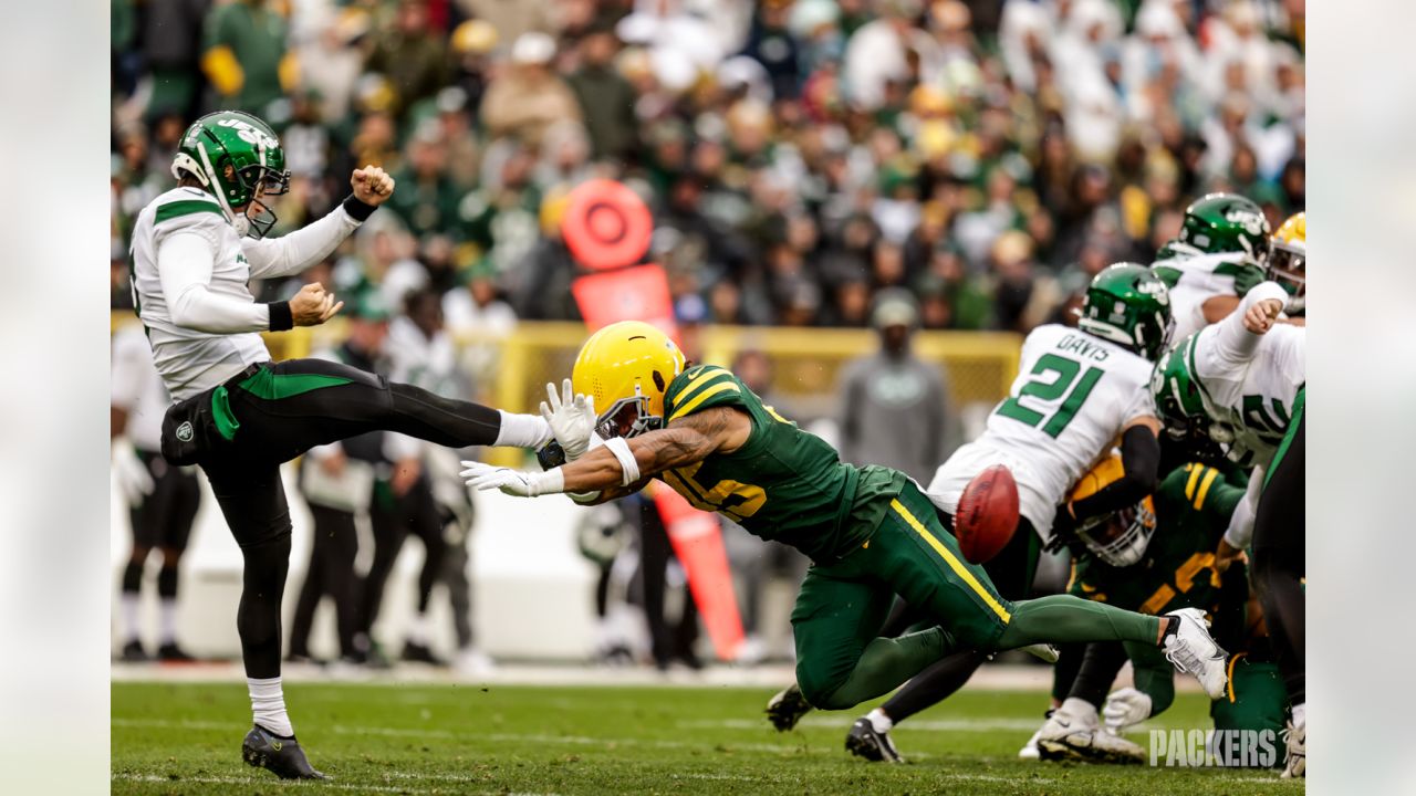 Packers' strong defensive start not enough to ground Jets