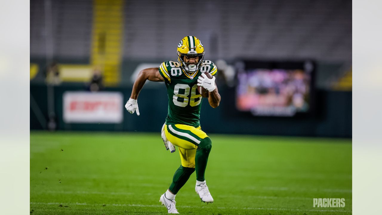 Green Bay Packers tight end Robert Tonyan (85) reacts after