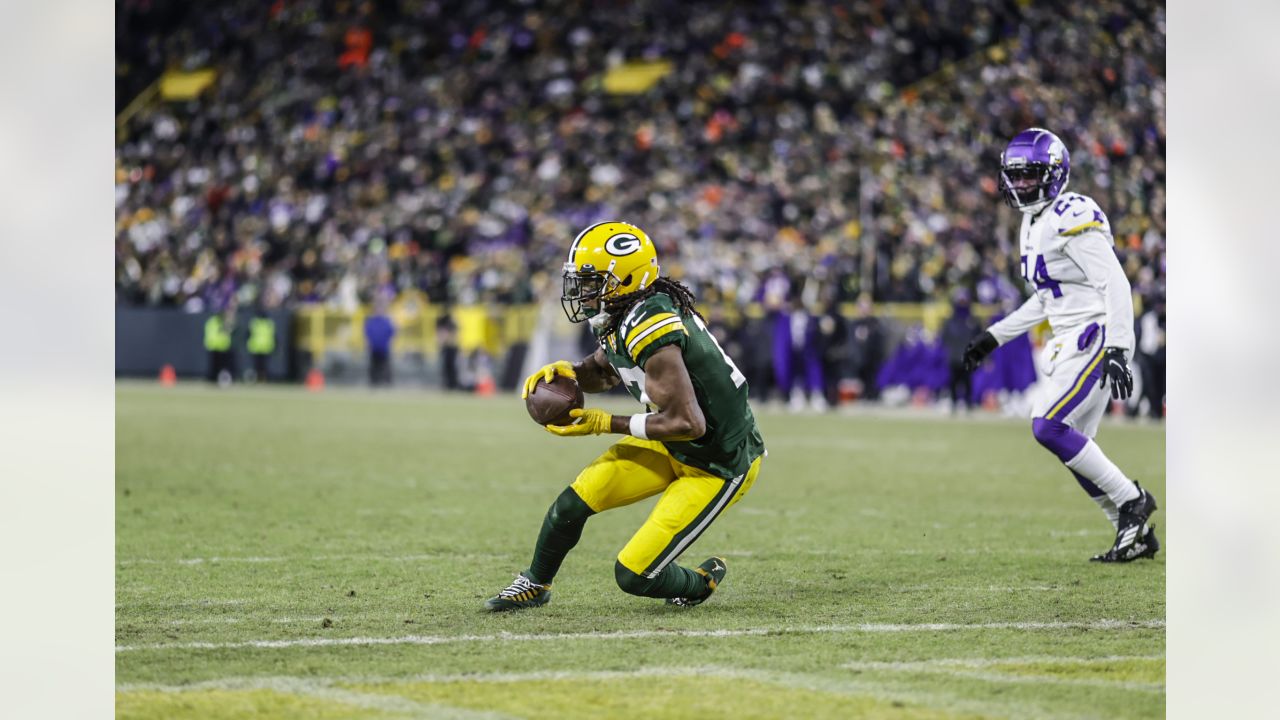 Aaron Rodgers makes another MVP statement in dominant win over Vikings