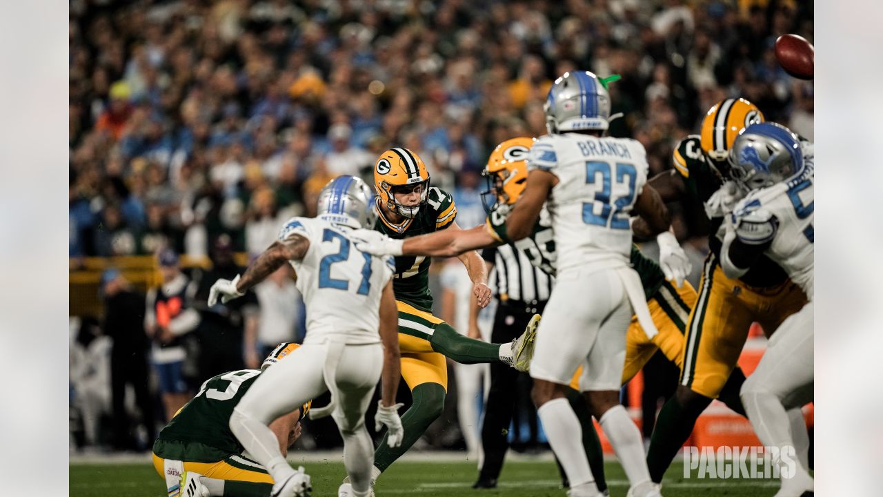 Christian Watson finds end zone on 1-yard touchdown