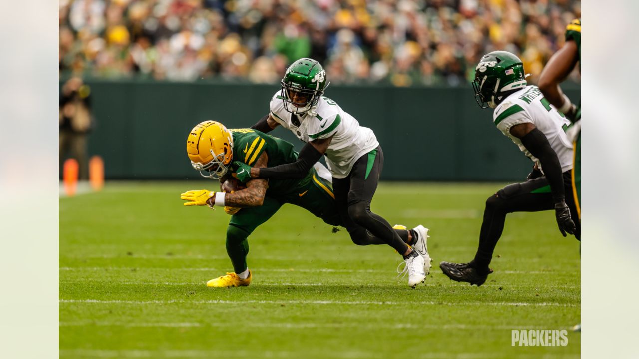 Santa Clara, United States. 27th Sep, 2021. Green Bay Packers tight end  Robert Tonyan (L) signals good as kicker Mason Crosby (2) yells as he  watches his 51 yard field goal pass