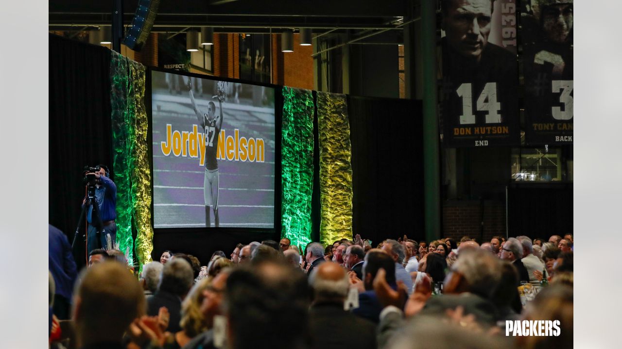 Josh Sitton Takes His Place In The Green Bay Packers NFL Hall Of Fame Go  Pack Go T Shirt - Limotees