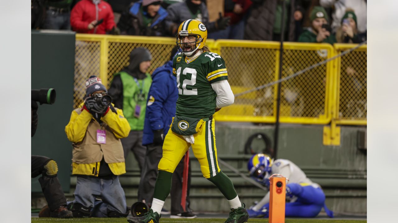 Packers vs. Rams score, takeaways: Aaron Rodgers, Green Bay lean on ground  game to remain in playoff hunt 