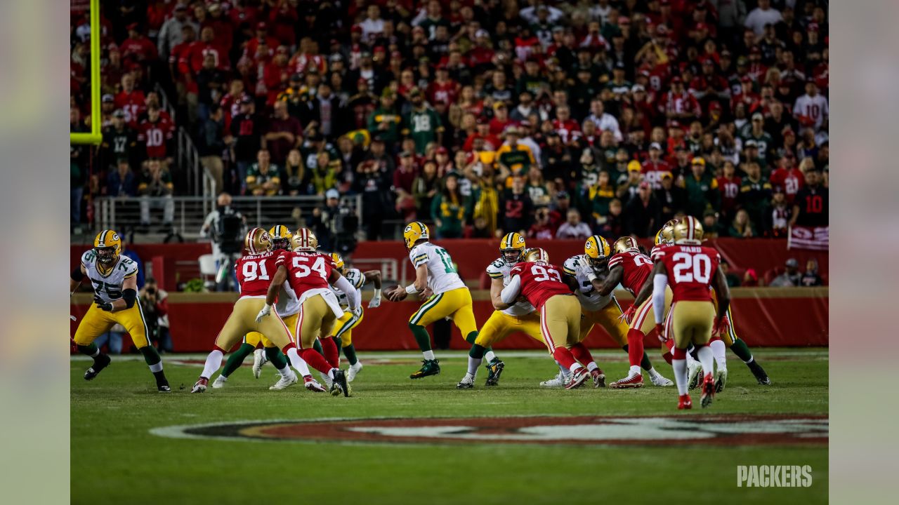 Packers rusher Za'Darius Smith flashes 'Snubbed' T-shirt after sack