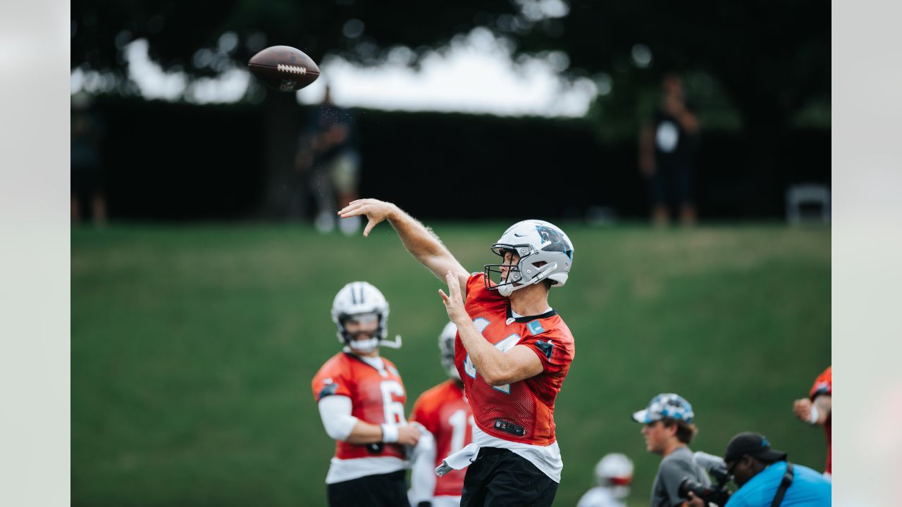 Panthers QB competition: A look at Baker Mayfield, Sam Darnold reps,  performance in preseason Week 1 - DraftKings Network