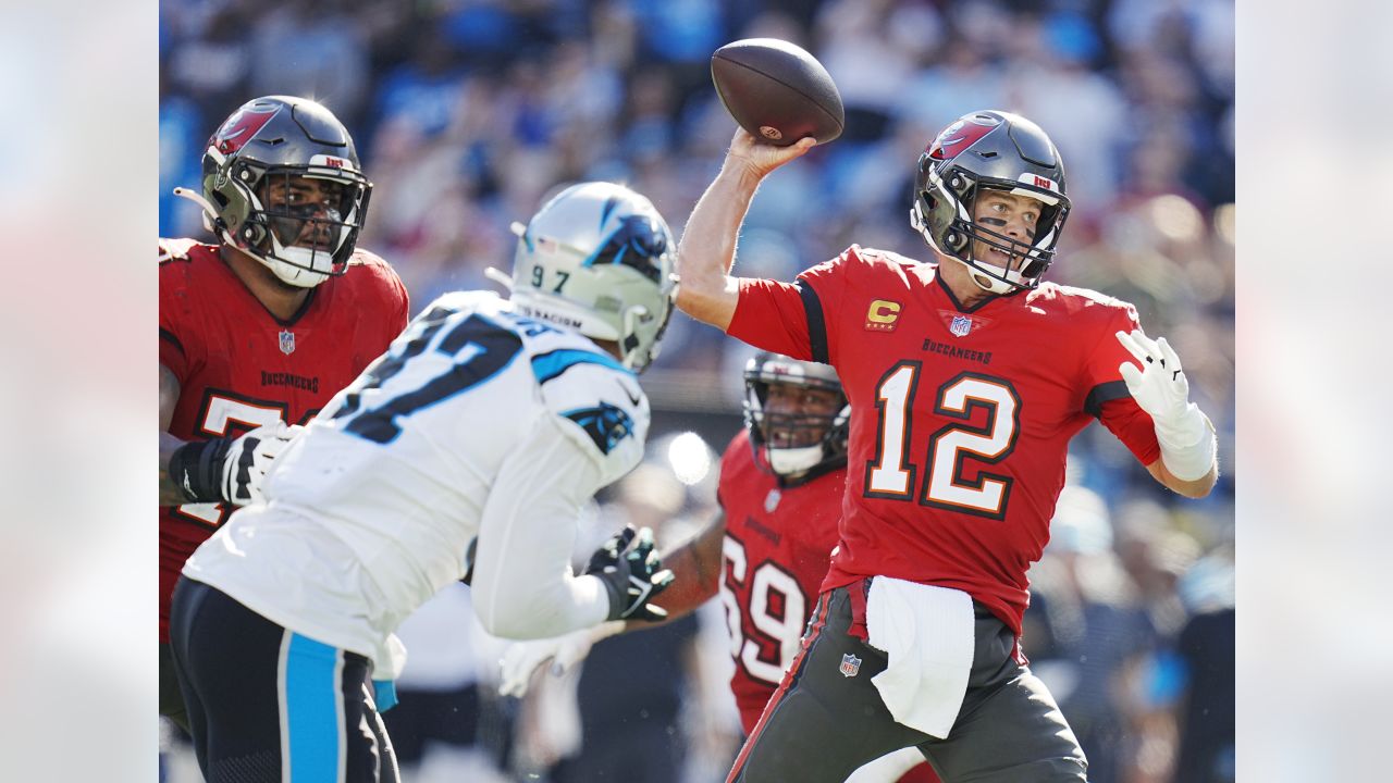 Panthers 24 Buccaneers 30: Tampa smashes Carolina's postseason hopes in  wild game - Cat Scratch Reader