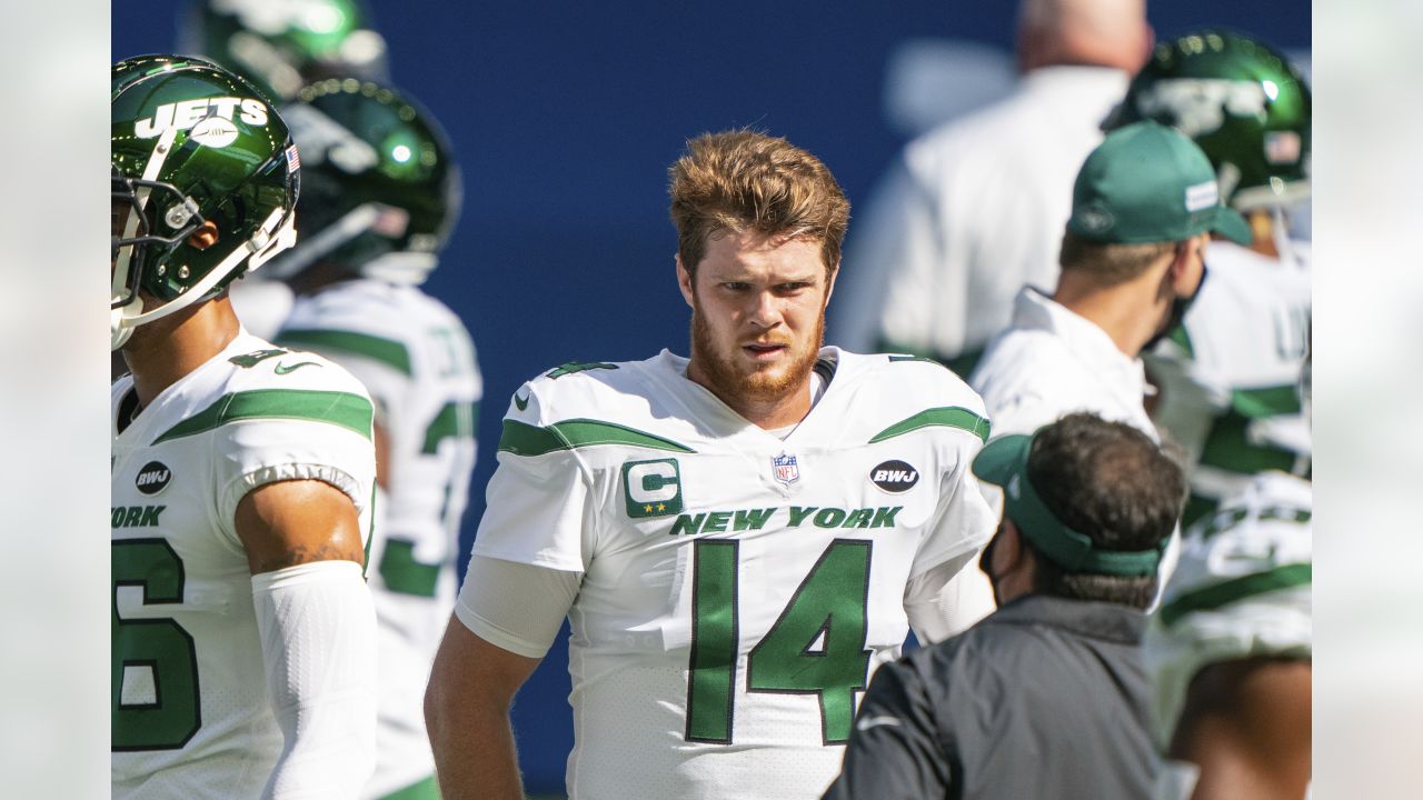 Jets trade QB Sam Darnold to Panthers for bevy of picks – KNBR