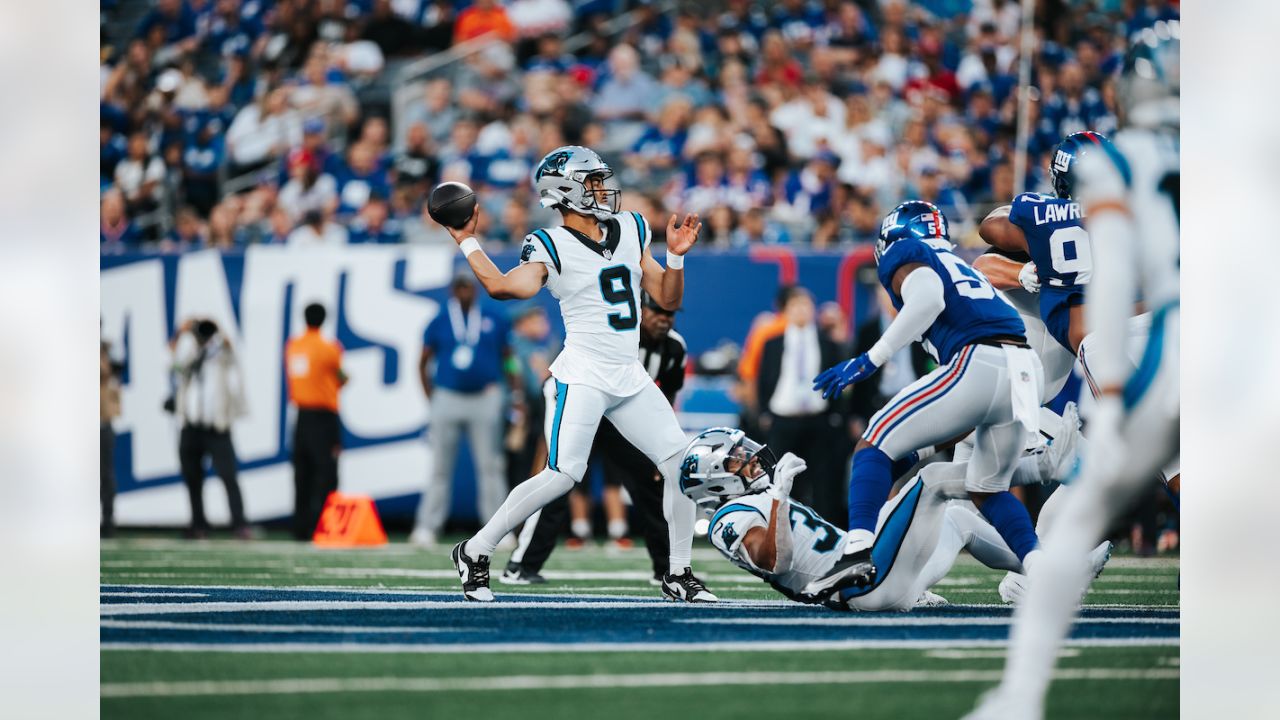 New York Giants linebacker Tomon Fox (49) defends against the Carolina  Panthers during an NFL football game Sunday, Sept. 18, 2022, in East  Rutherford, N.J. (AP Photo/Adam Hunger Stock Photo - Alamy