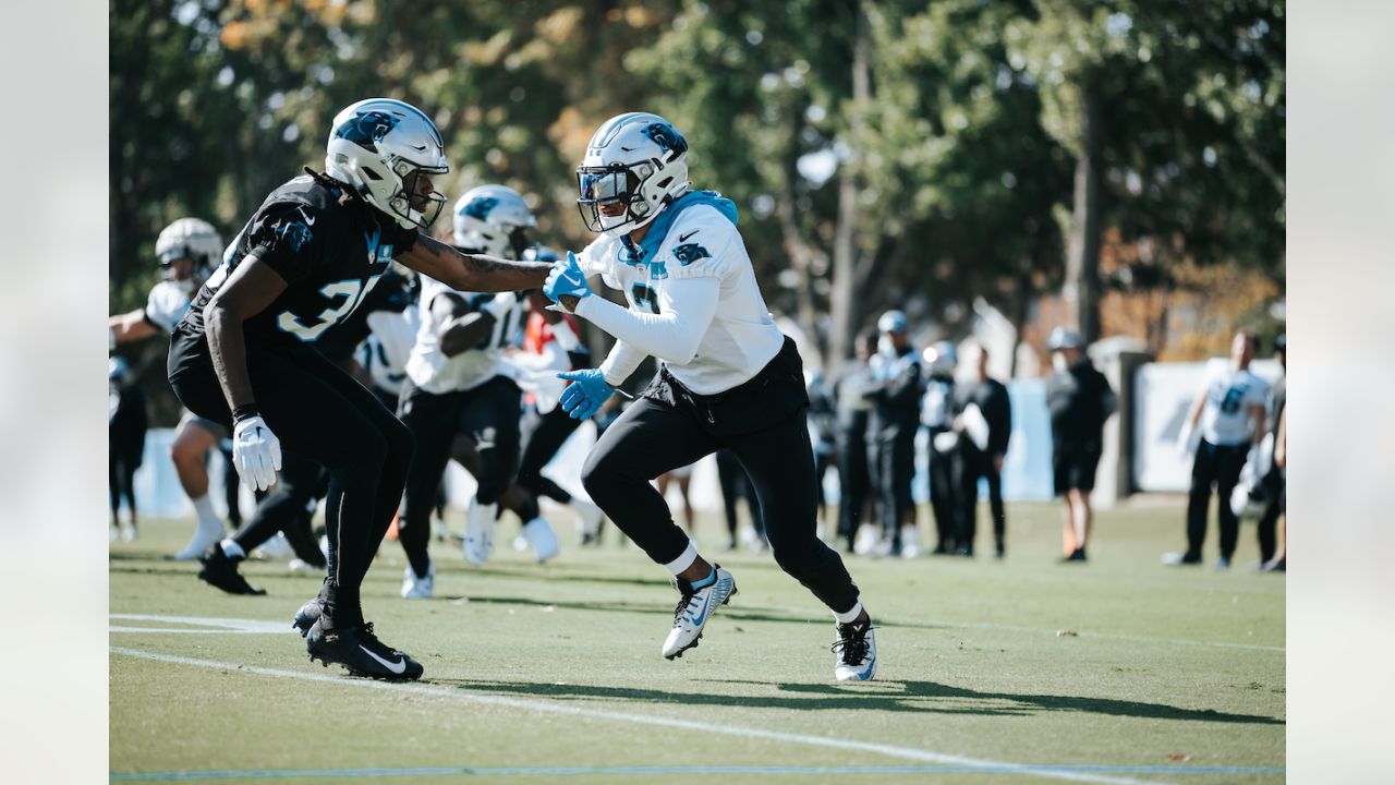 Carolina Panthers: PFF flaunts trade to solve protection problems