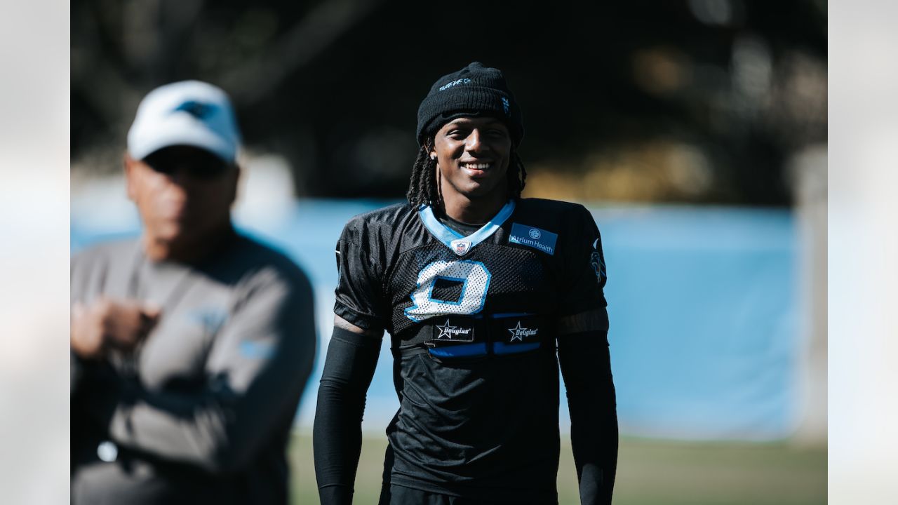 Panthers OLB Brian Burns' status for Sunday still uncertain as contract  stalemate continues - The San Diego Union-Tribune