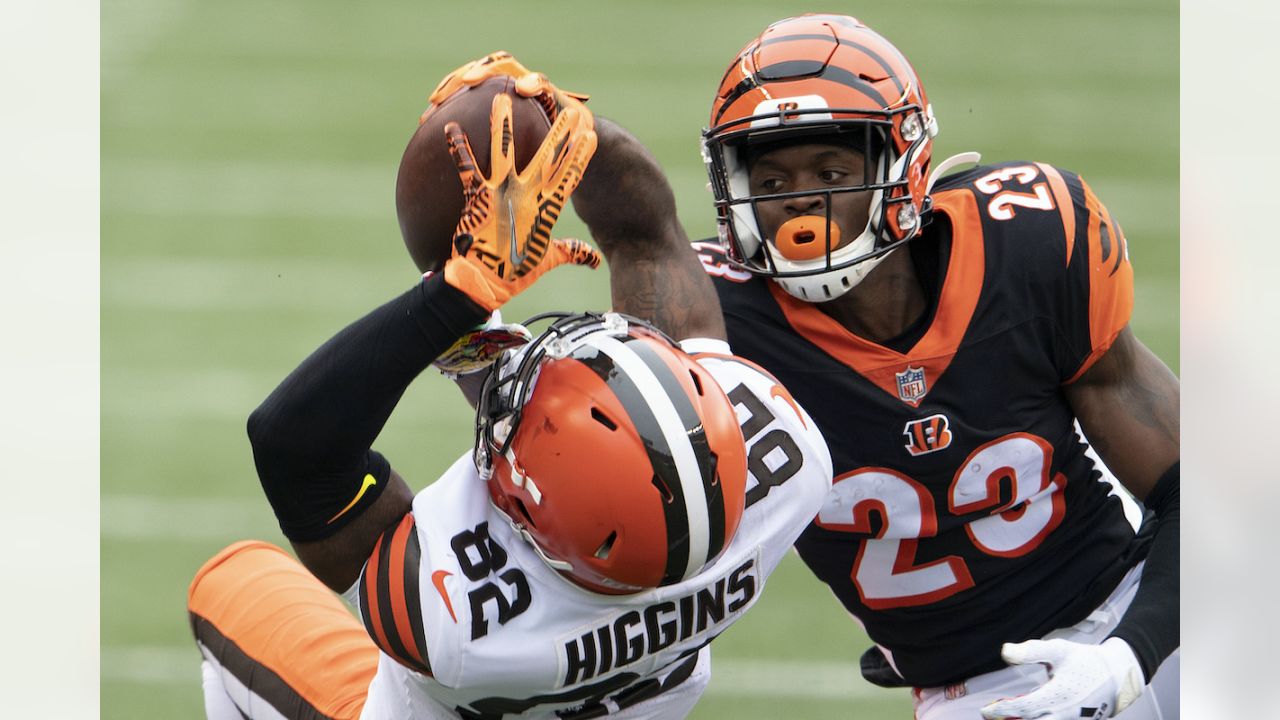 Cleveland Browns' Rashard Higgins (82) runs before an NFL football game  against the Cincinnati Bengals, Sunday, Oct. 25, 2020, in Cincinnati. (AP  Photo/Michael Conroy Stock Photo - Alamy