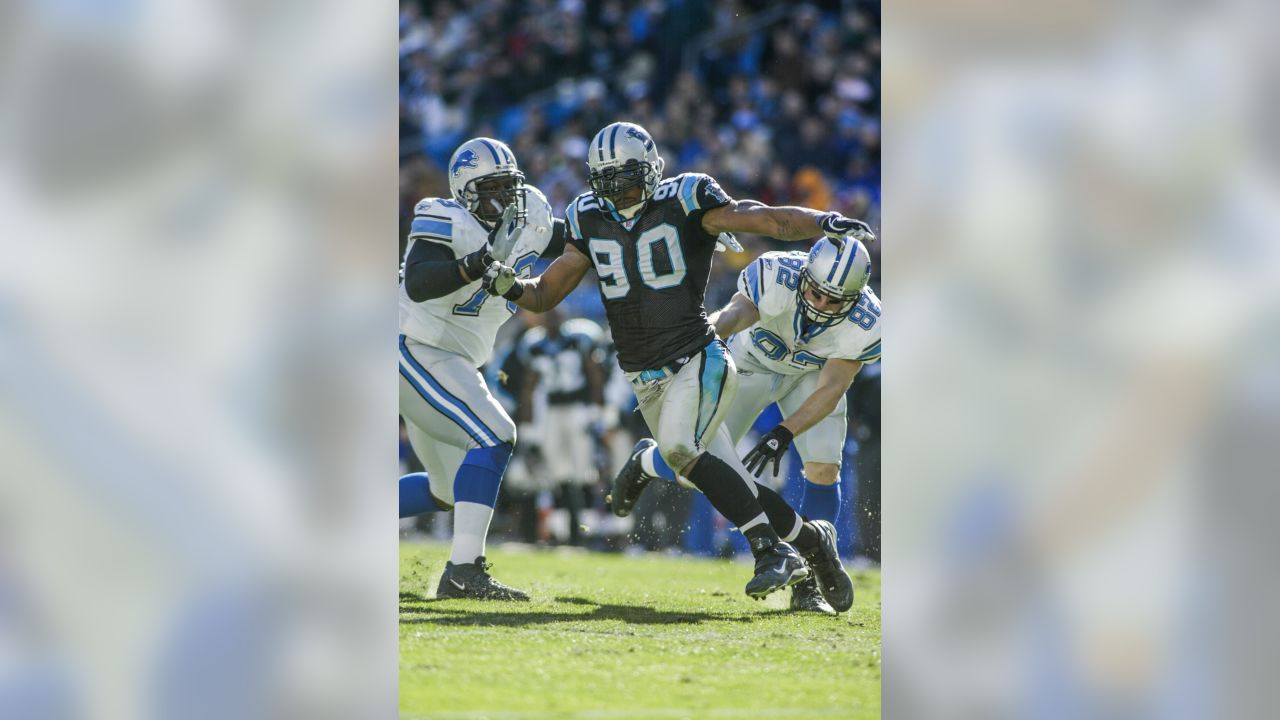 Panthers DE Julius Peppers moves into 4th place on all time sack list - Cat  Scratch Reader