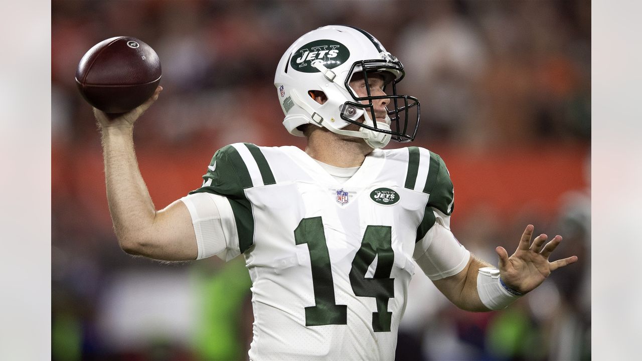Jets Acquire Three Draft Picks from the Carolina Panthers in Exchange for  QB Sam Darnold