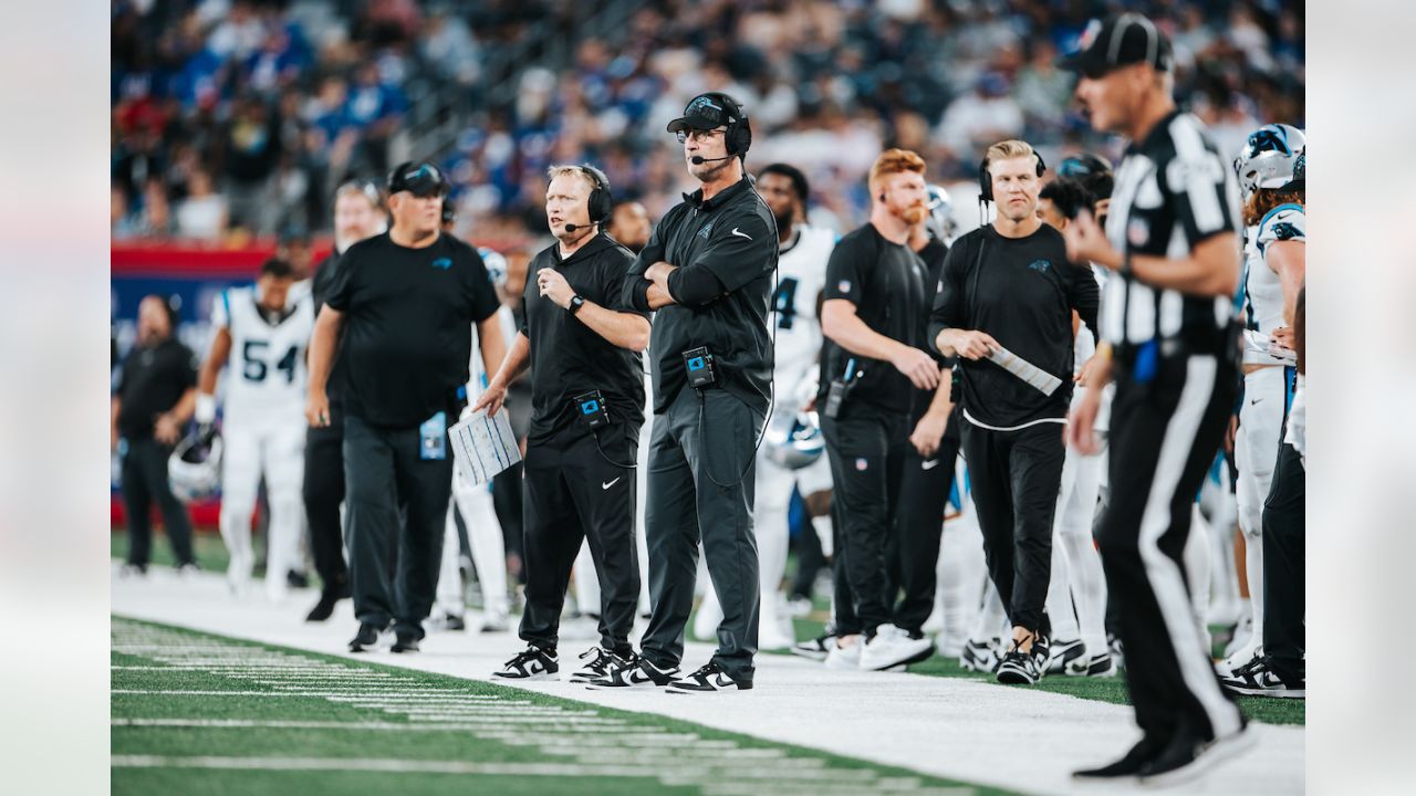 New York Giants defensive end Leonard Williams (99) reacts against the  Carolina Panthers during an NFL football game, Sunday, Oct. 24, 2021, in  East Rutherford, N.J. (AP Photo/Adam Hunger Stock Photo - Alamy