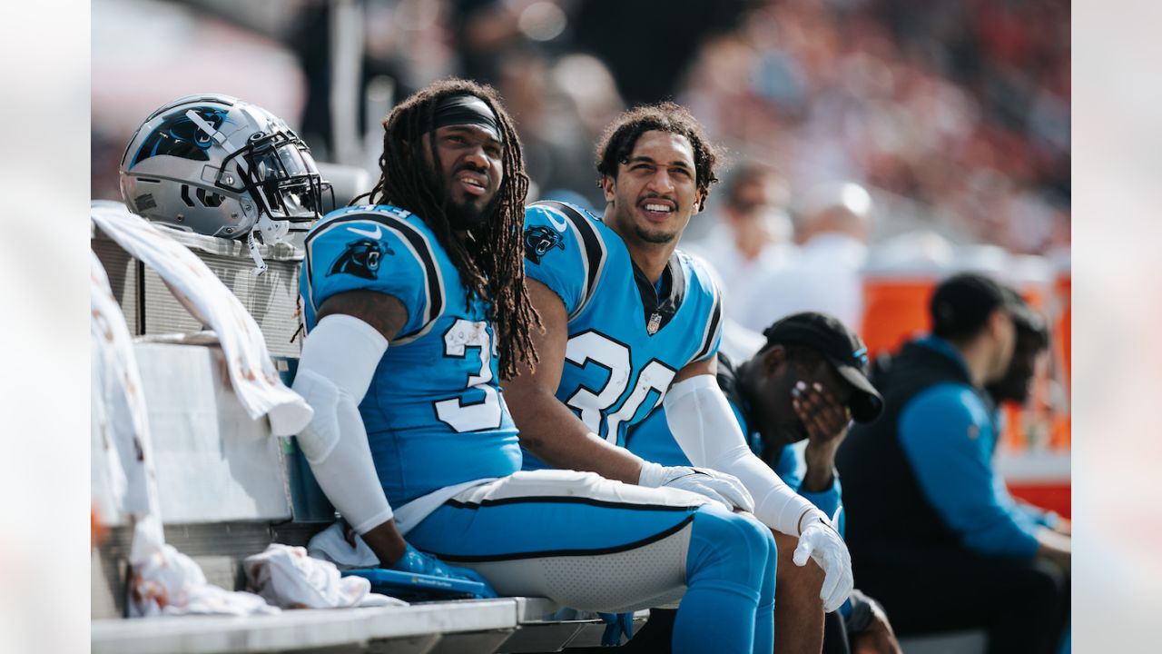 Carolina Panthers cornerback C.J. Henderson (15) lines up on defense during  an NFL football game against the Tampa Bay Buccaneers, Sunday, Dec. 26,  2021, in Charlotte, N.C. (AP Photo/Brian Westerholt Stock Photo - Alamy