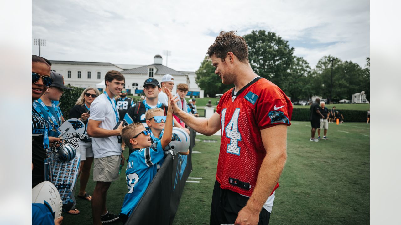 Panthers QB competition: A look at Baker Mayfield, Sam Darnold reps,  performance in preseason Week 1 - DraftKings Network