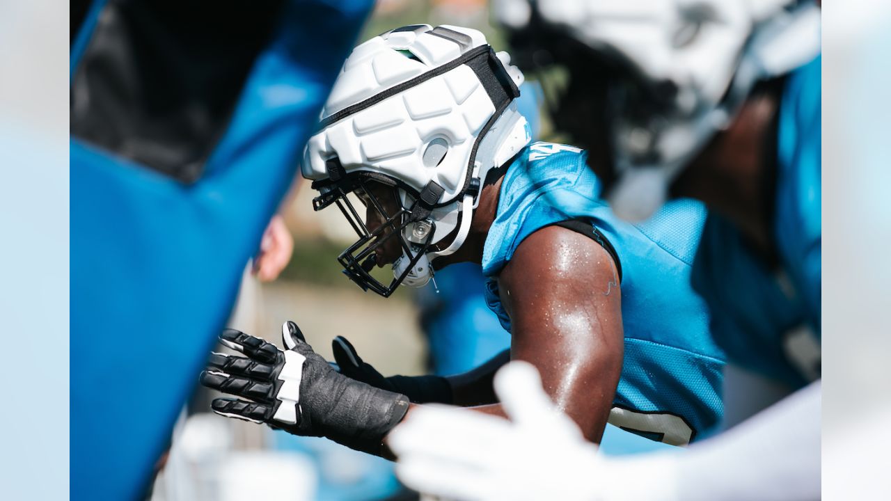 Carolina Panthers waive rookie running back Tiyon Evans