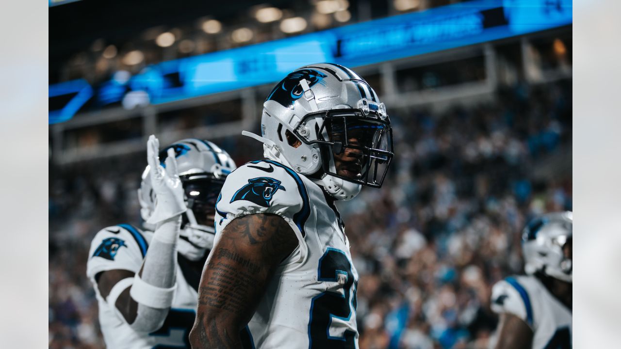 Thomas Brown preparing Panthers offense for crowd noise in Seattle