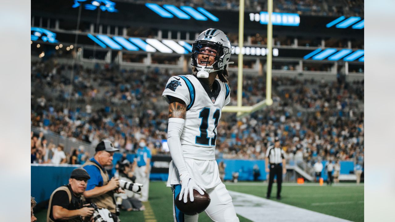 Carolina Panthers cornerback Donte Jackson (26) warms up before an NFL  football game against the New Orleans Saints, Sunday, Sept. 25, 2022, in  Charlotte, N.C. (AP Photo/Jacob Kupferman Stock Photo - Alamy