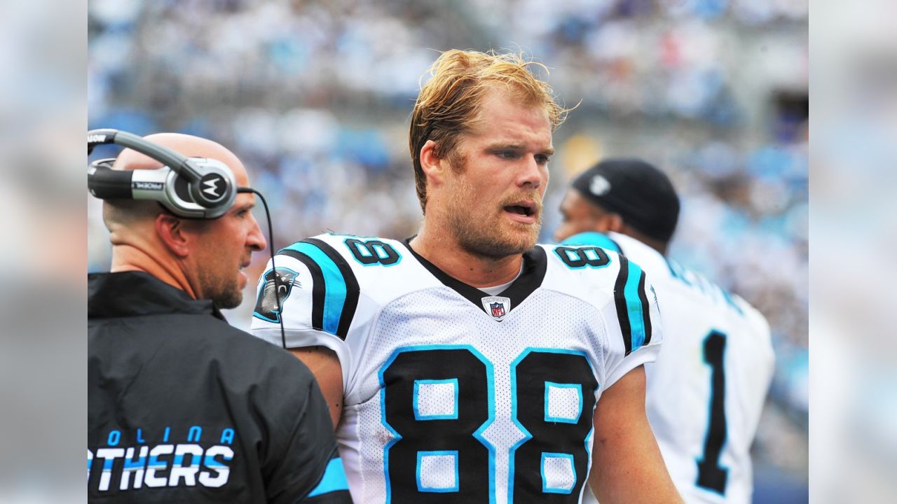 Report: Patriots Interested in Dealing For Tight End Greg Olsen 