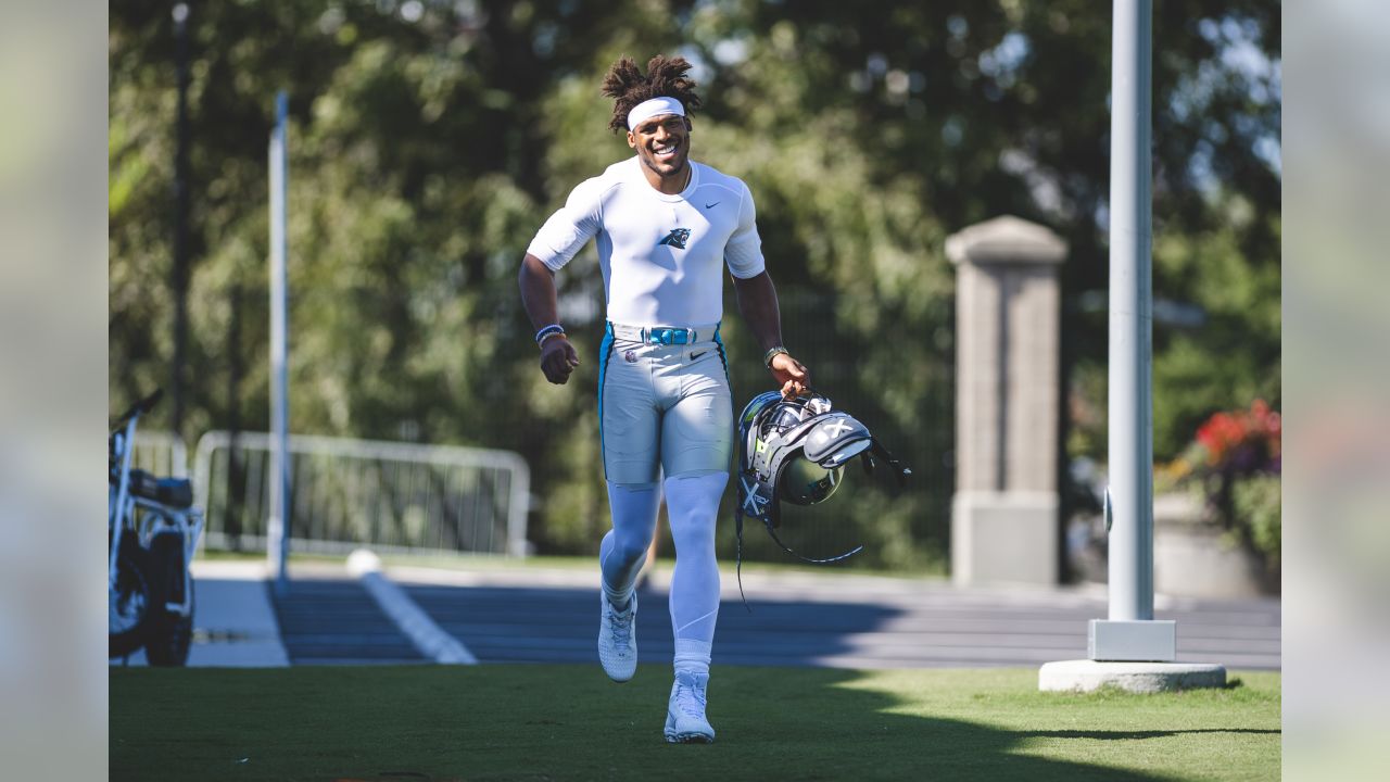 Houston, TX, USA. 29th Sep, 2019. Carolina Panthers wide receiver Ray-Ray  McCloud (14) returns a kick during the 1st quarter of an NFL football game  between the Carolina Panthers and the Houston