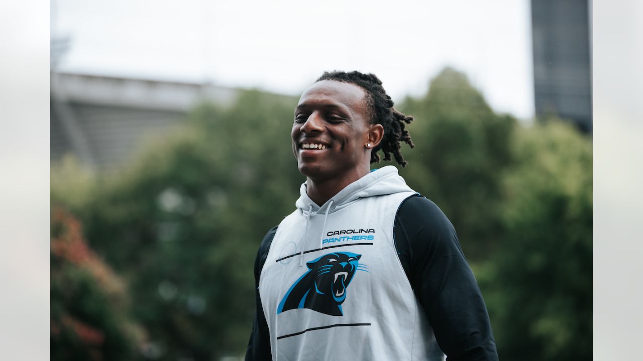 Carolina Panthers - Jaycee Horn bringing out the sleeve