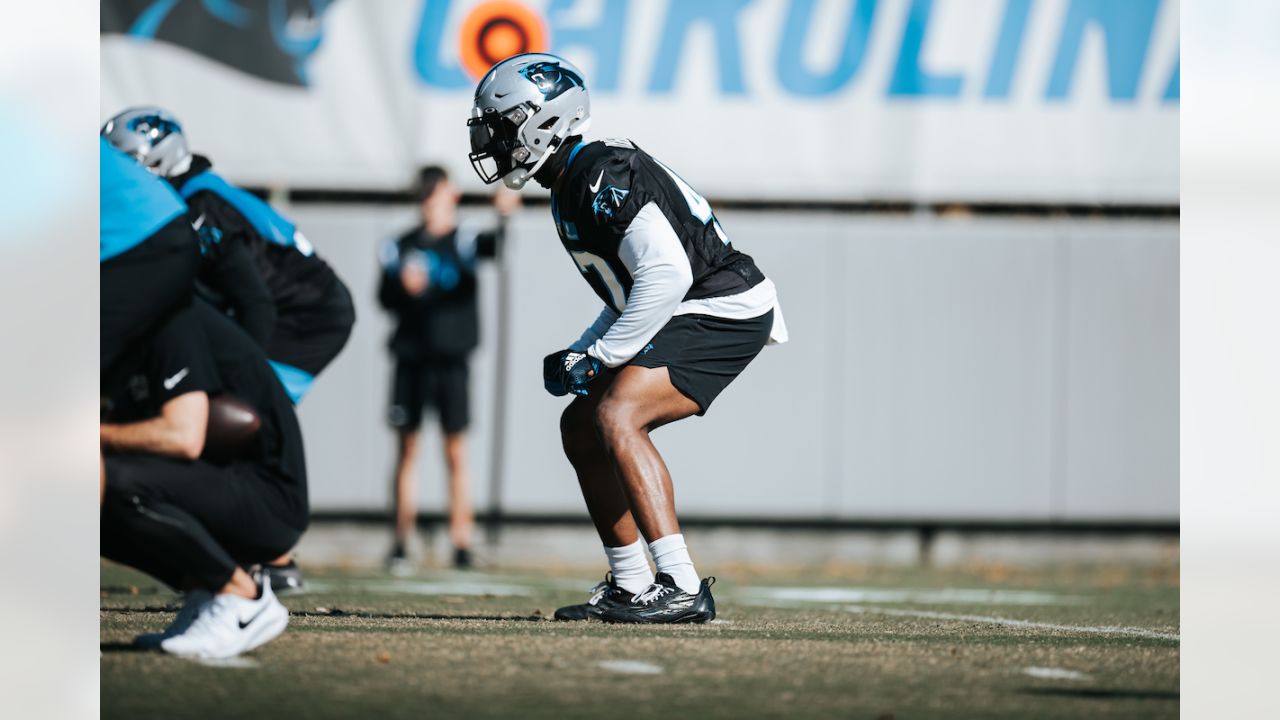 Panthers' Terrace Marshall Jr. makes incredible leg catch as Carolina uses  lucky breaks to pick up win