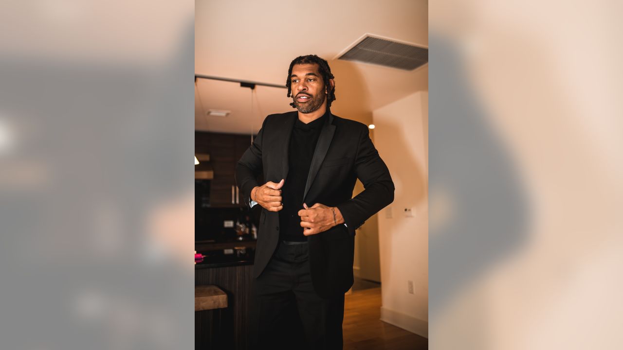 Julius Peppers pens thank-you note to coaches, teammates, fans