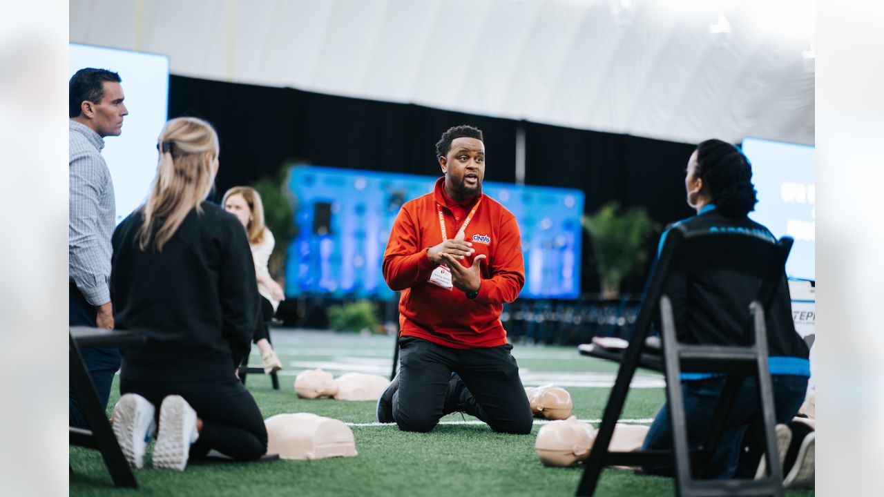 Carolina Panthers, American Heart Association team up with Damar Hamlin for  CPR training event