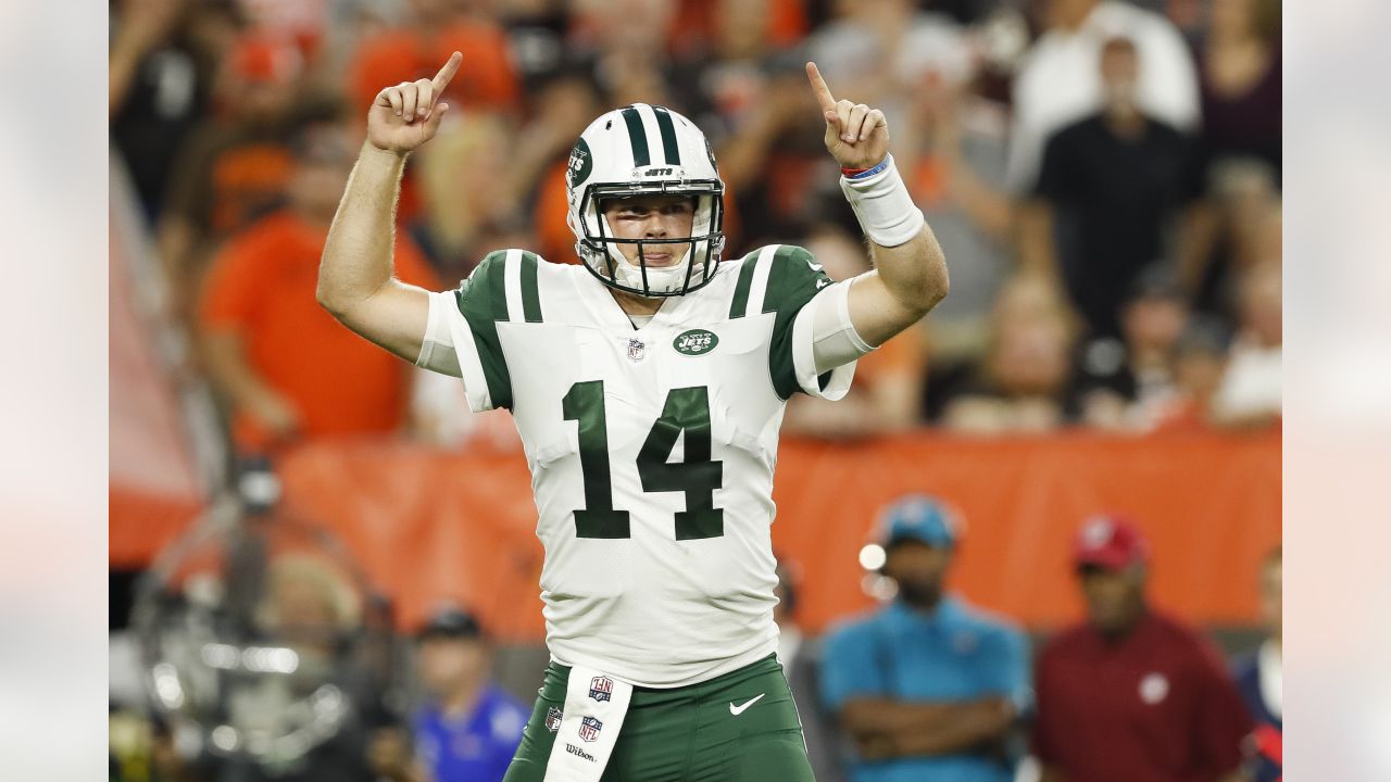 Jets Acquire Three Draft Picks from the Carolina Panthers in Exchange for  QB Sam Darnold