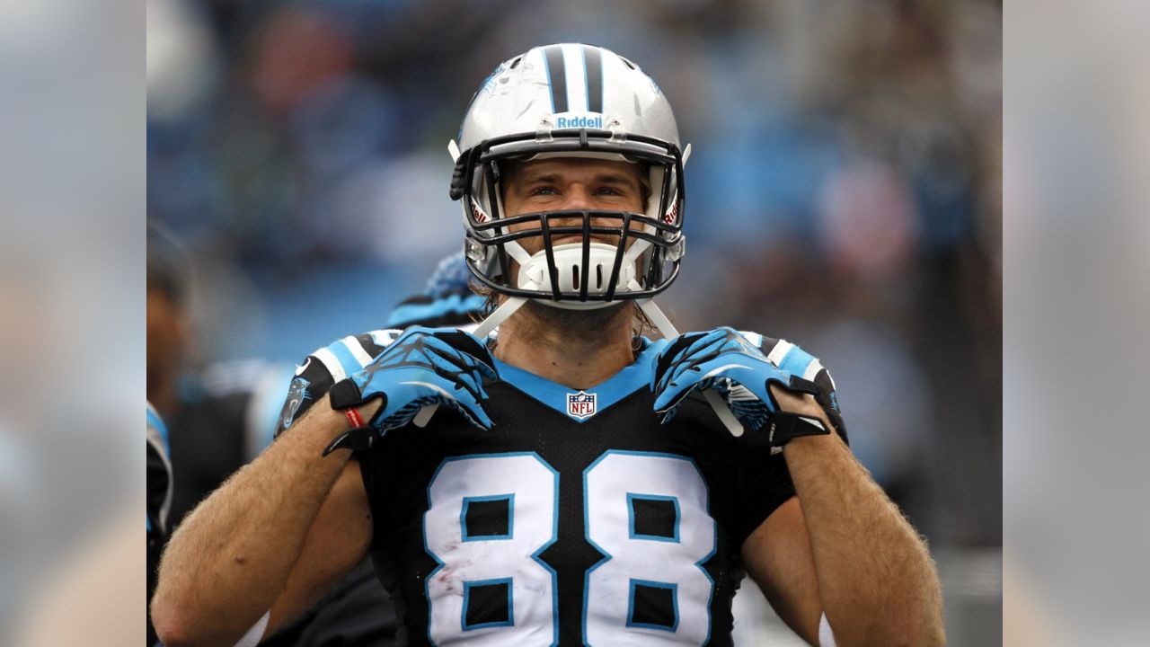 AP source: Greg Olsen signs 2-year contract extension with Panthers - ABC  Columbia