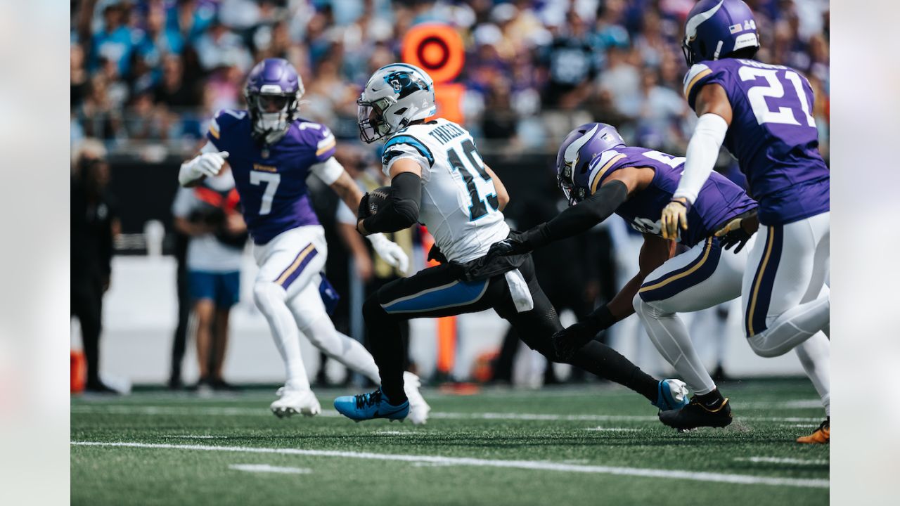 Vikings get 5 sacks, defeat Panthers 21-13