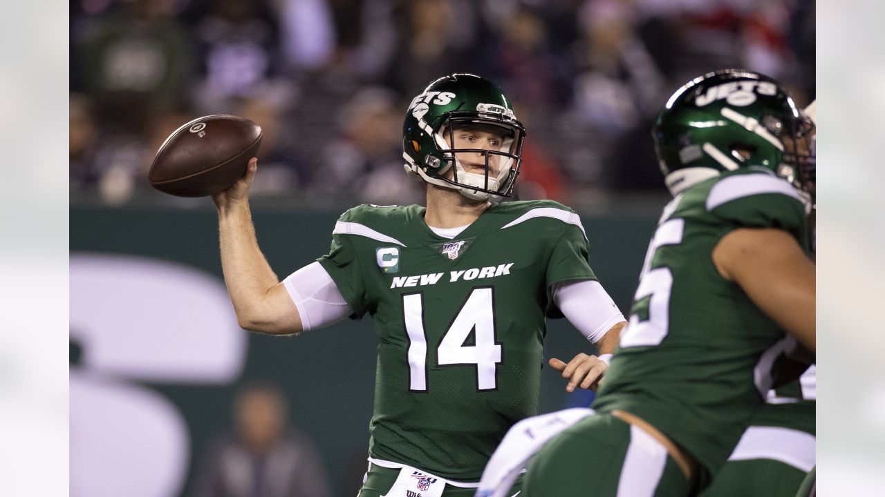 Why did the Jets trade Sam Darnold? Panthers QB's career rebirth comes  after hectic NY tenure