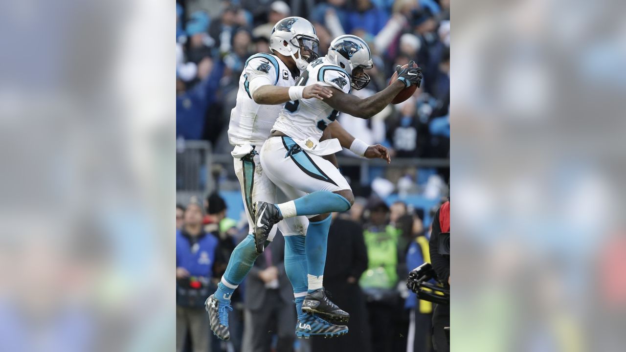 Carolina Panthers outside linebacker Thomas Davis (58) lines up