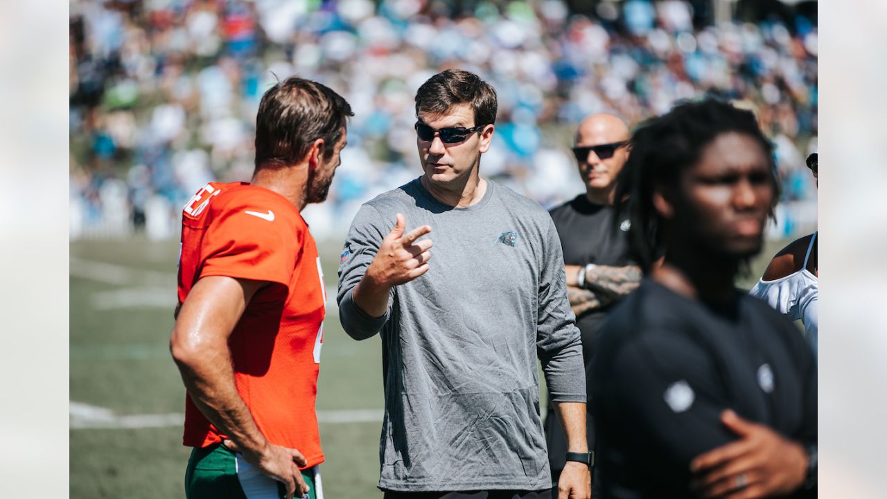 Jets' Aaron Rodgers, Panthers' Bryce Young meet on Hard Knocks