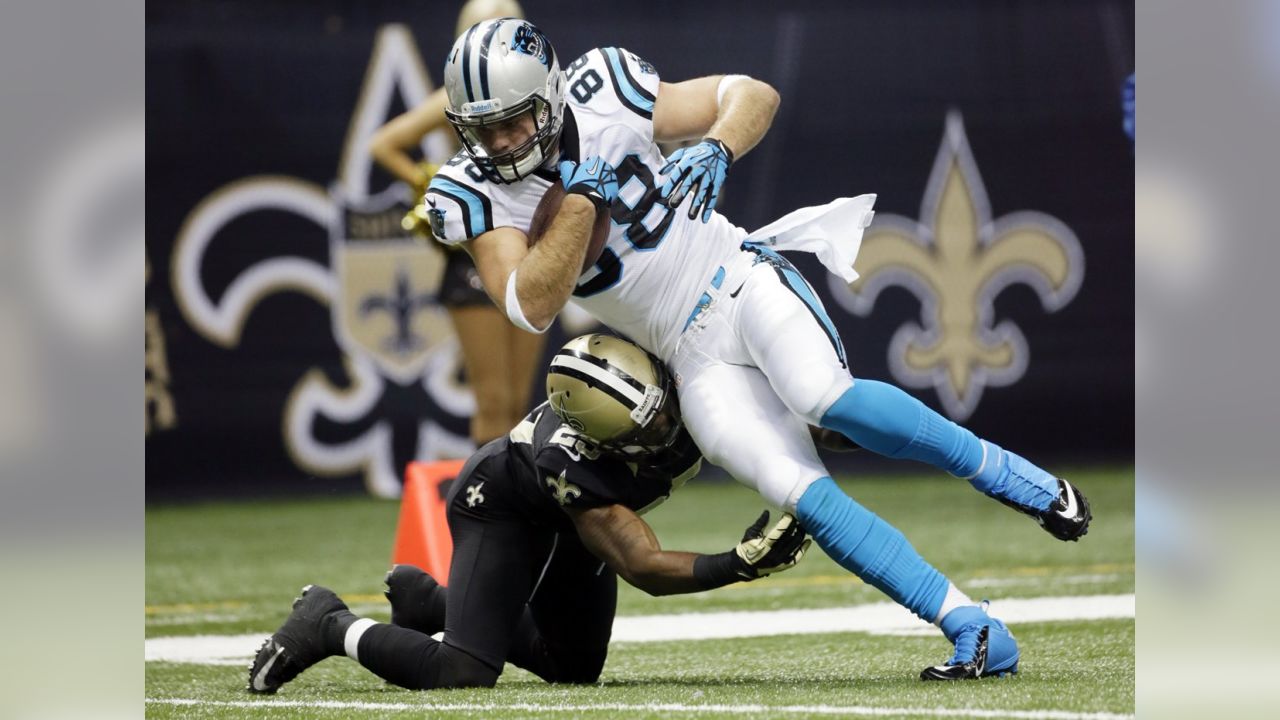 Panthers sign Greg Olsen to a lucrative 2-year extension 