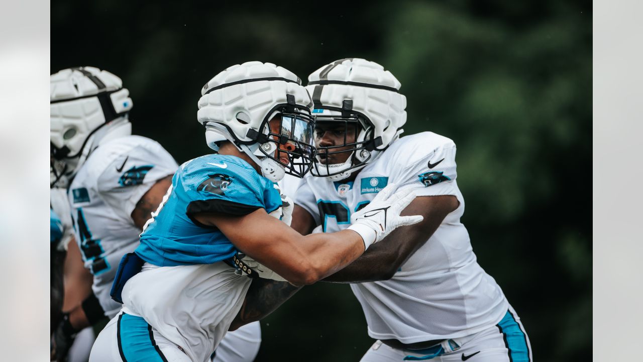 Carolina Panthers' Jordan Gross (69) is shown during the team's NFL  football training camp in Spartanburg, S.C., Thursday, Aug. 6, 2009. (AP  Photo/Chuck Burton Stock Photo - Alamy