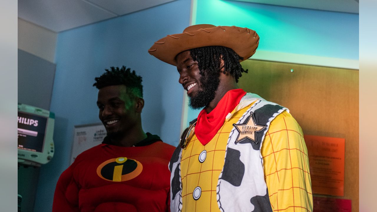 Carolina Panthers Stars Visit Children's Hospital in Halloween Costumes -  ABC News