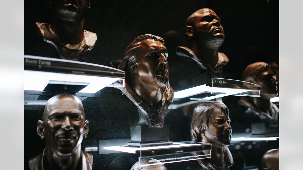 Sculpting Panthers' Sam Mills Pro Football Hall of Fame bust