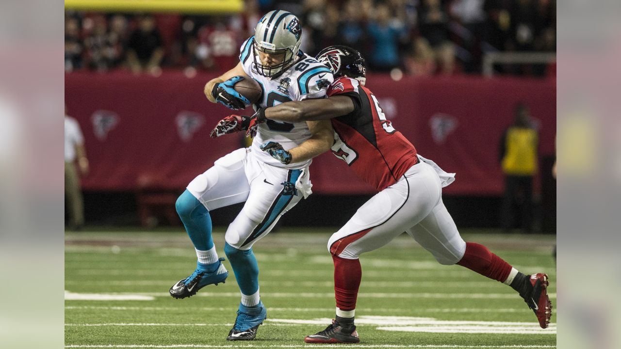 Atlanta Falcons quarterback Feleipe Franks (15) warms up prior to an NFL  football game against the Carolina Panthers, Sunday, Dec. 12, 2021, in  Charlotte, N.C. (AP Photo/Brian Westerholt Stock Photo - Alamy